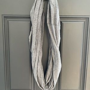 Lululemon jersey möbius twist scarf